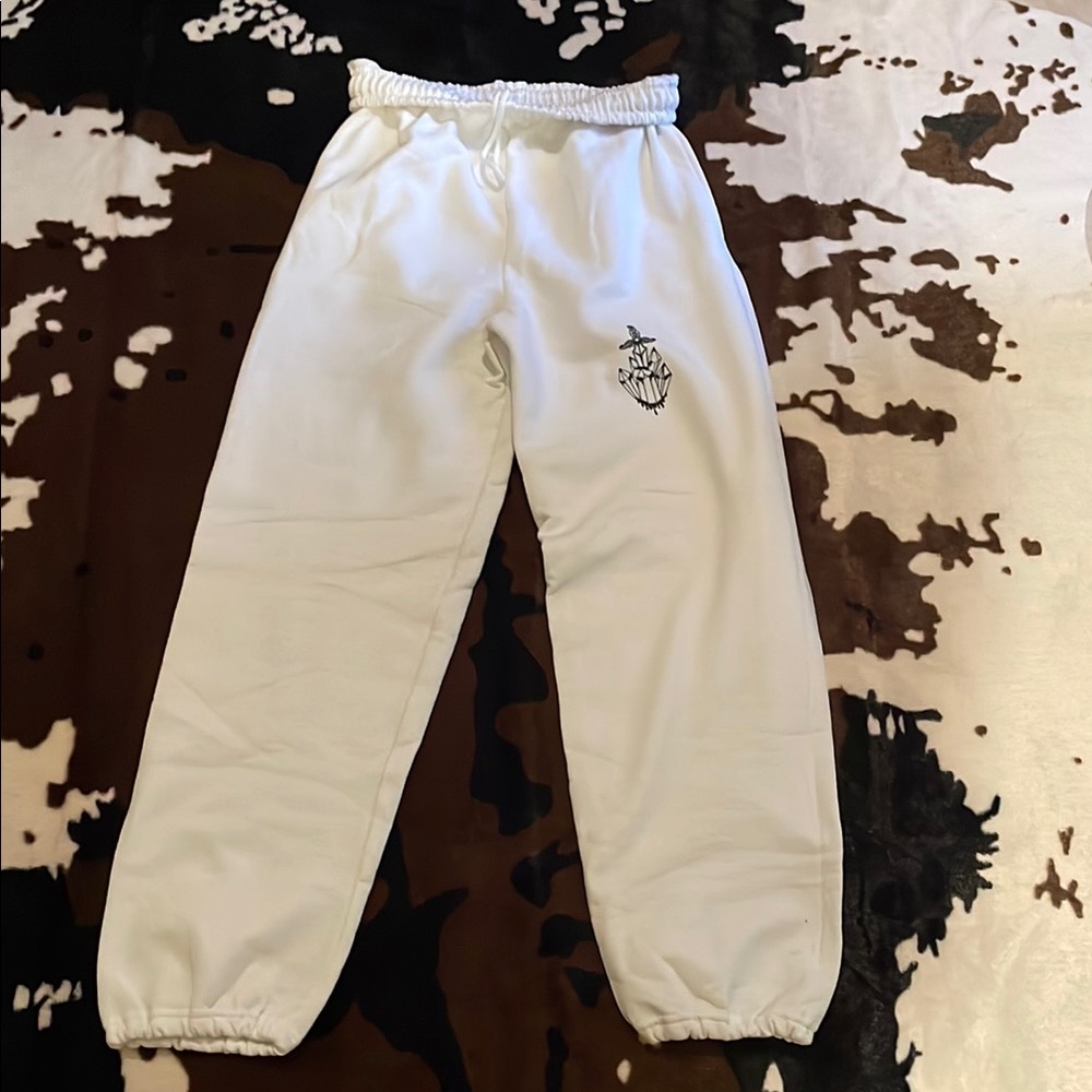 Unisex White Jogger Pants! - Picture 2 of 7